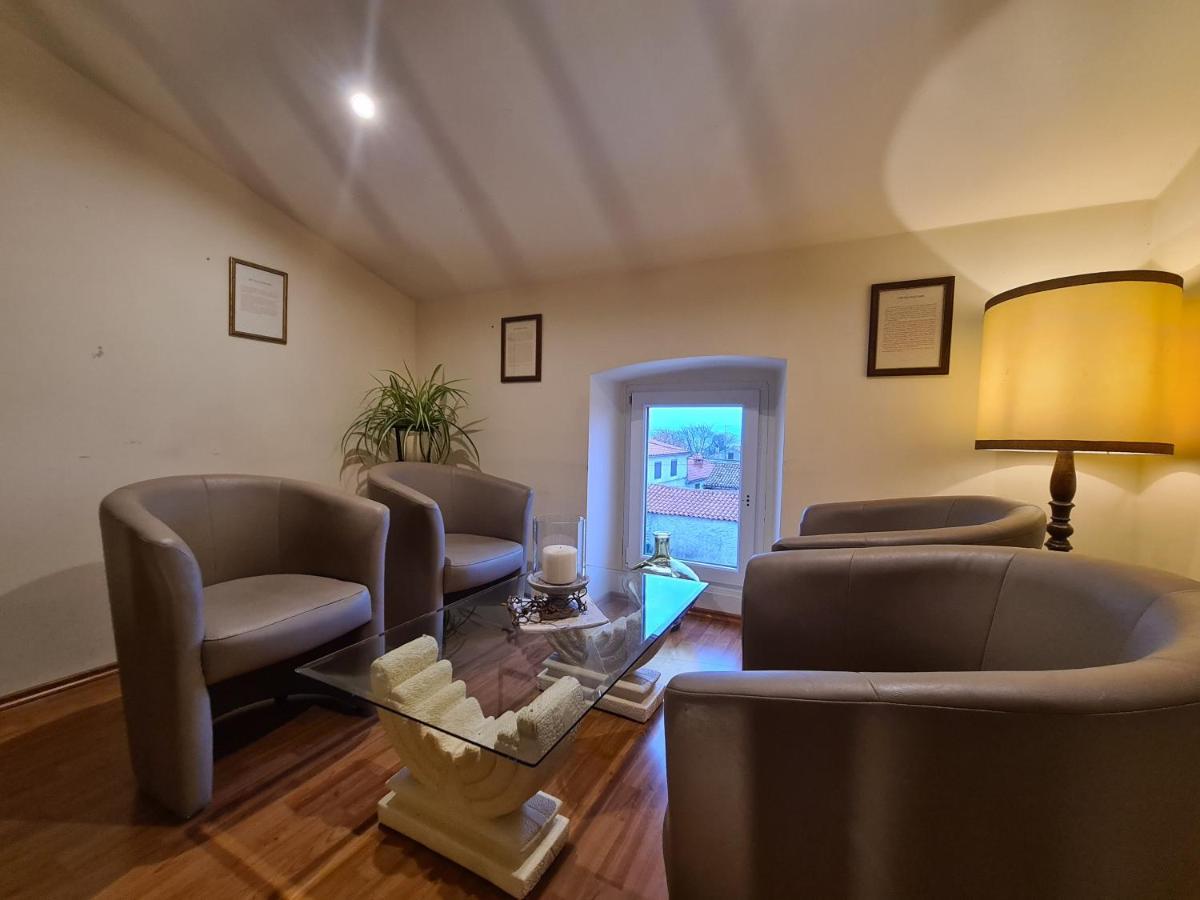 Hotel Stara Sola - Oleander Resort Korte Экстерьер фото
