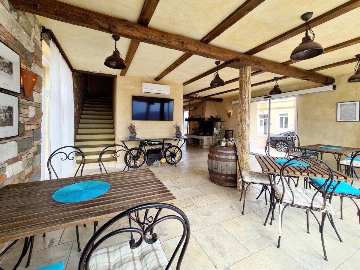 Hotel Stara Sola - Oleander Resort Korte Экстерьер фото