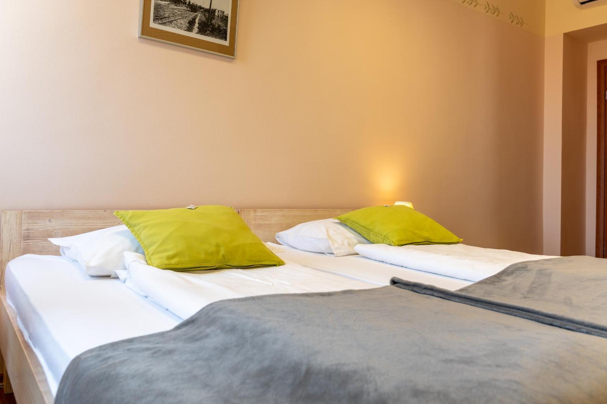 Hotel Stara Sola - Oleander Resort Korte Экстерьер фото
