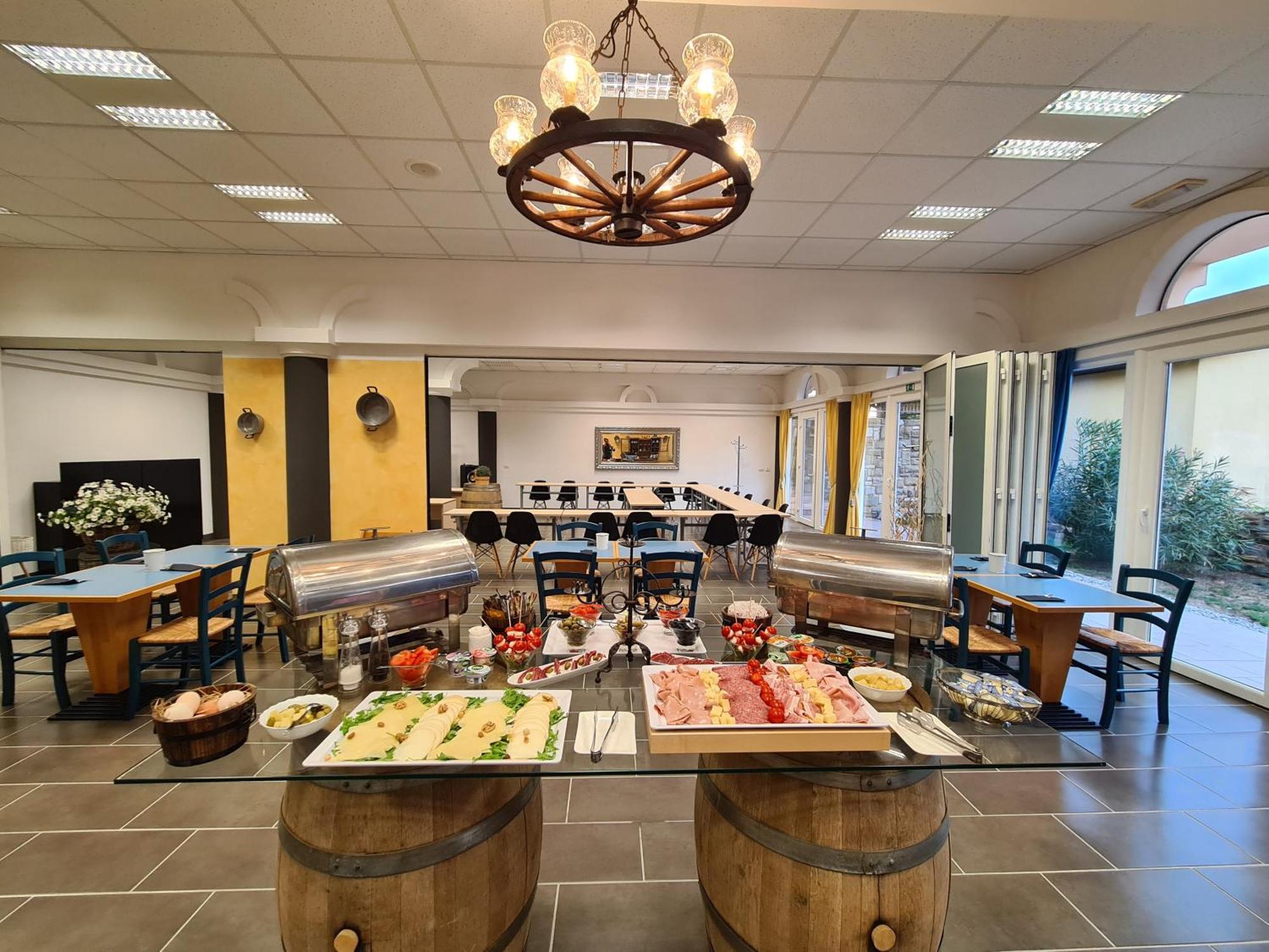 Hotel Stara Sola - Oleander Resort Korte Экстерьер фото