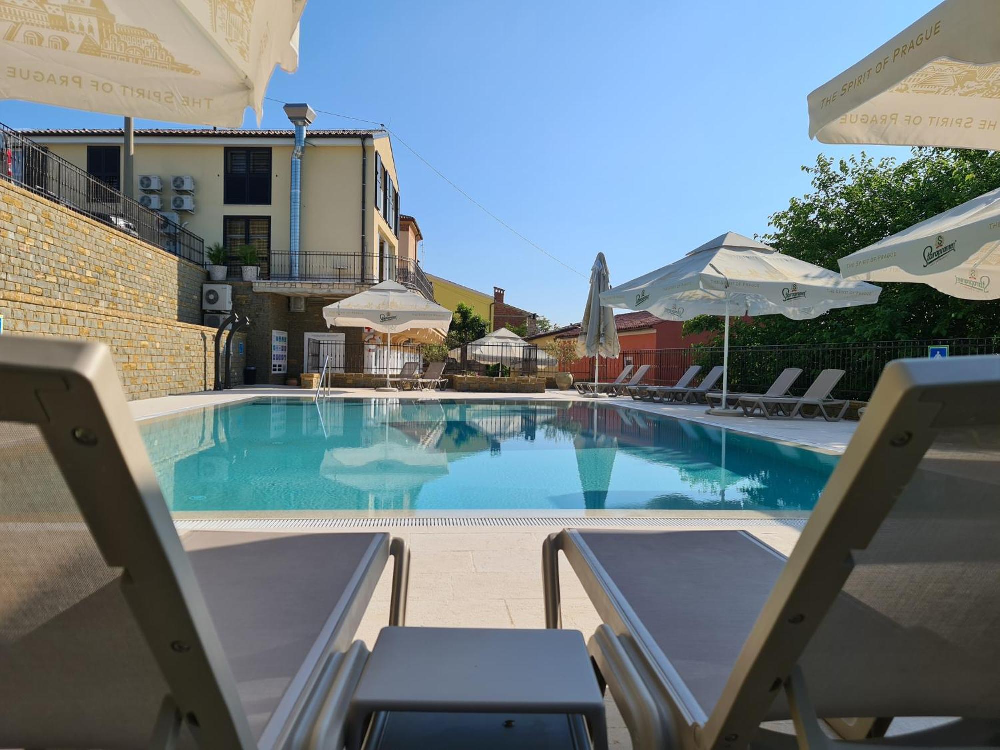 Hotel Stara Sola - Oleander Resort Korte Экстерьер фото