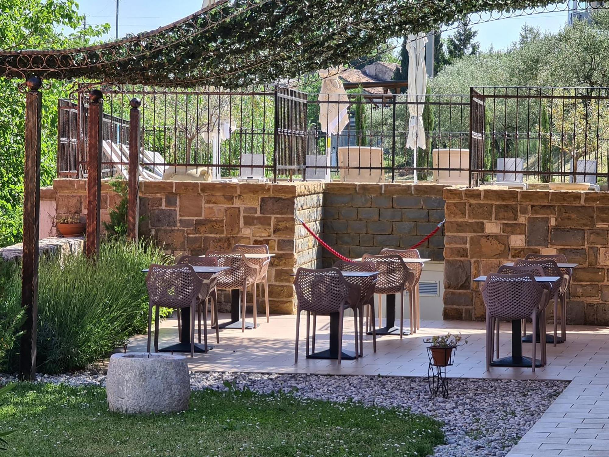 Hotel Stara Sola - Oleander Resort Korte Экстерьер фото