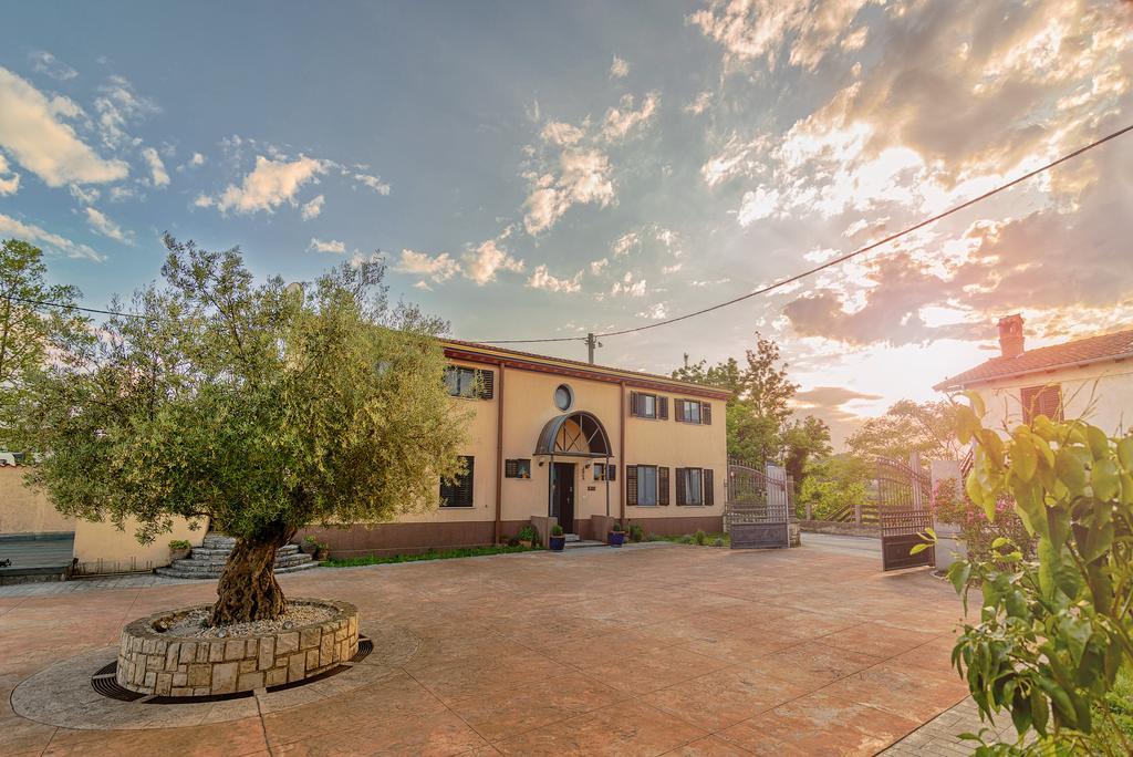 Hotel Stara Sola - Oleander Resort Korte Экстерьер фото
