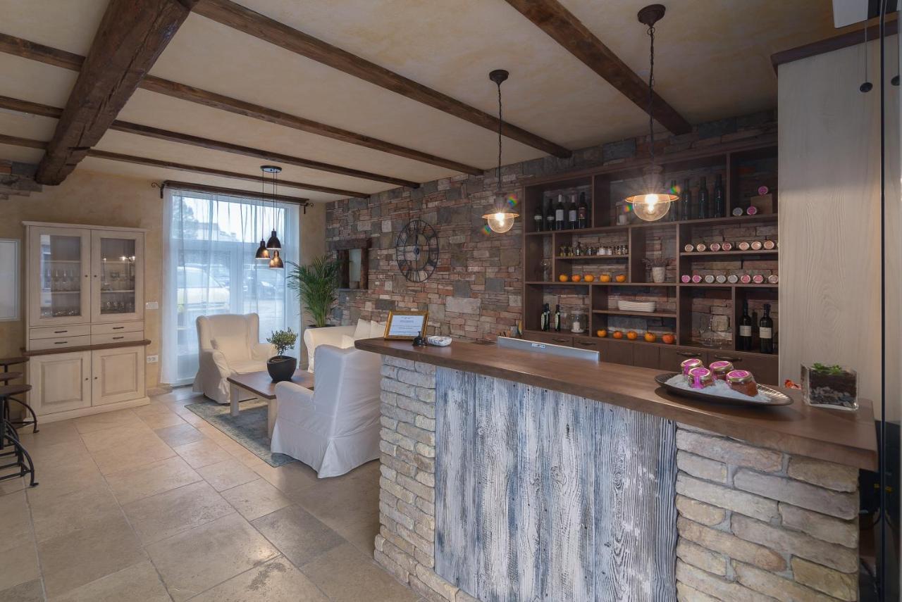 Hotel Stara Sola - Oleander Resort Korte Экстерьер фото